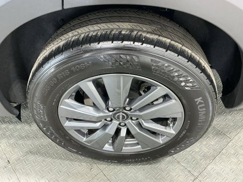 Used 2025 Nissan Pathfinder SV image 38