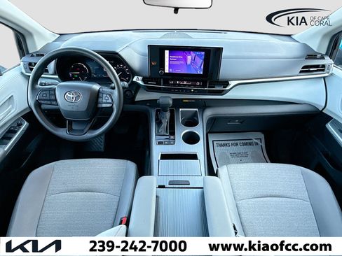 Used 2025 Toyota Sienna LE image 15