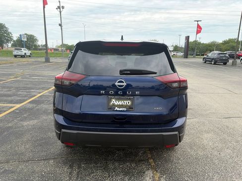 Used 2025 Nissan Rogue SV AWD/4WD image 4