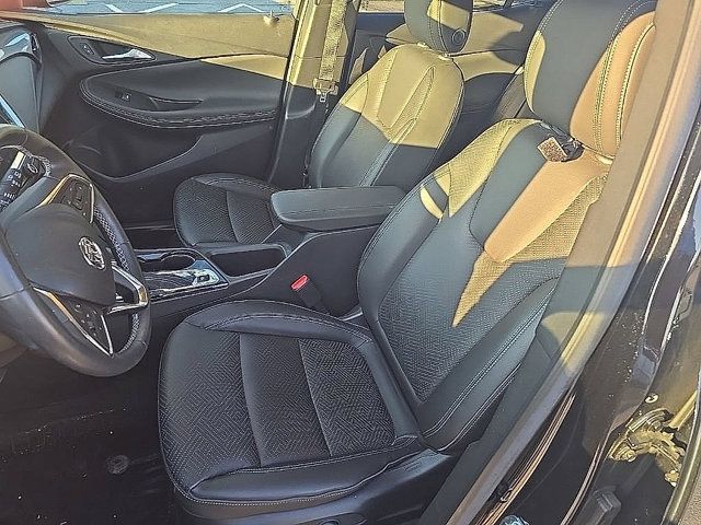 Used 2023 Buick Encore GX Essence w/ Experience Buick Package FWD image 19