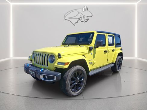 Used 2023 Jeep Wrangler Unlimited Sahara w/ Cold Weather Group AWD/4WD image 2