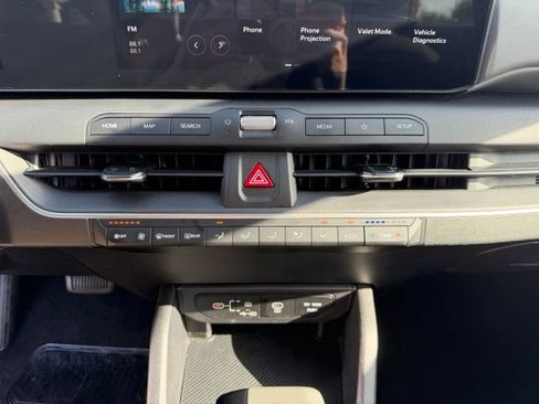 Used 2025 Kia K4 FWD image 19