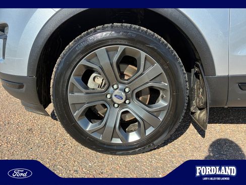 Used 2018 Ford Explorer Sport w/ Equipment Group 401A AWD/4WD image 26
