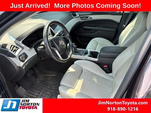 Used 2016 Cadillac SRX Luxury w/ Driver Assist Package FWD image 10