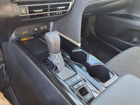 Used 2025 Toyota Camry LE image 9