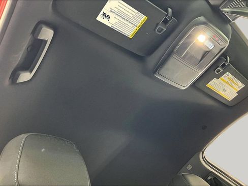 Used 2026 Chevrolet Equinox LT AWD/4WD image 22
