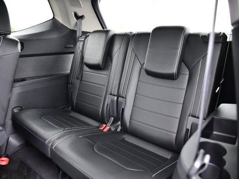 Used 2024 Volkswagen Atlas SEL AWD/4WD image 22