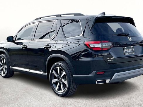 Used 2023 Honda Pilot Touring image 16