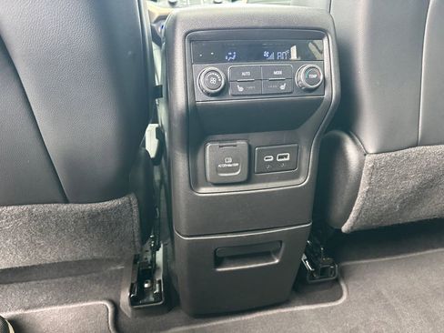 Used 2022 GMC Acadia Denali w/ Denali Ultimate Package image 23