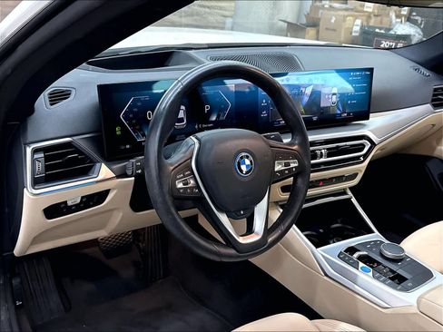 Used 2023 BMW i4 eDrive35 w/ Premium Package RWD image 16