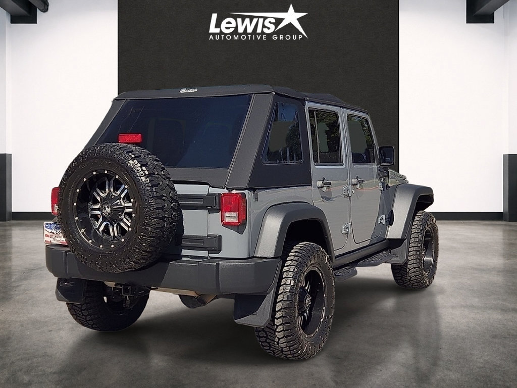 Used 2014 Jeep Wrangler Unlimited Rubicon w/ Connectivity Group AWD/4WD image 4