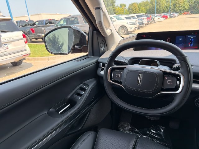 New 2027 Lincoln Navigator Reserve AWD/4WD image 17