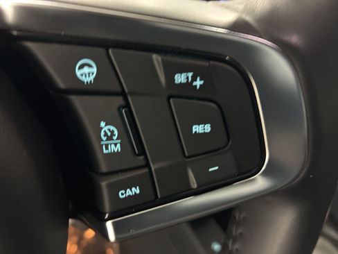 Used 2020 Jaguar E-PACE image 11