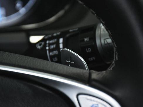 Used 2025 Genesis GV70 2.5T w/ Select Package image 35