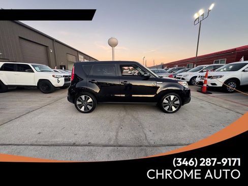 Used 2014 Kia Soul ! image 1