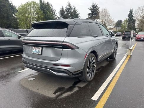 Used 2024 Lincoln Nautilus Reserve w/ Equipment Group 202A image 3