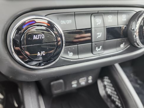 Used 2023 Chevrolet TrailBlazer LT w/ Sun and Liftgate Package AWD/4WD image 9