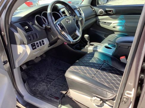 Used 2014 Toyota Tacoma 4x4 Double Cab w/ SR5 Package image 31