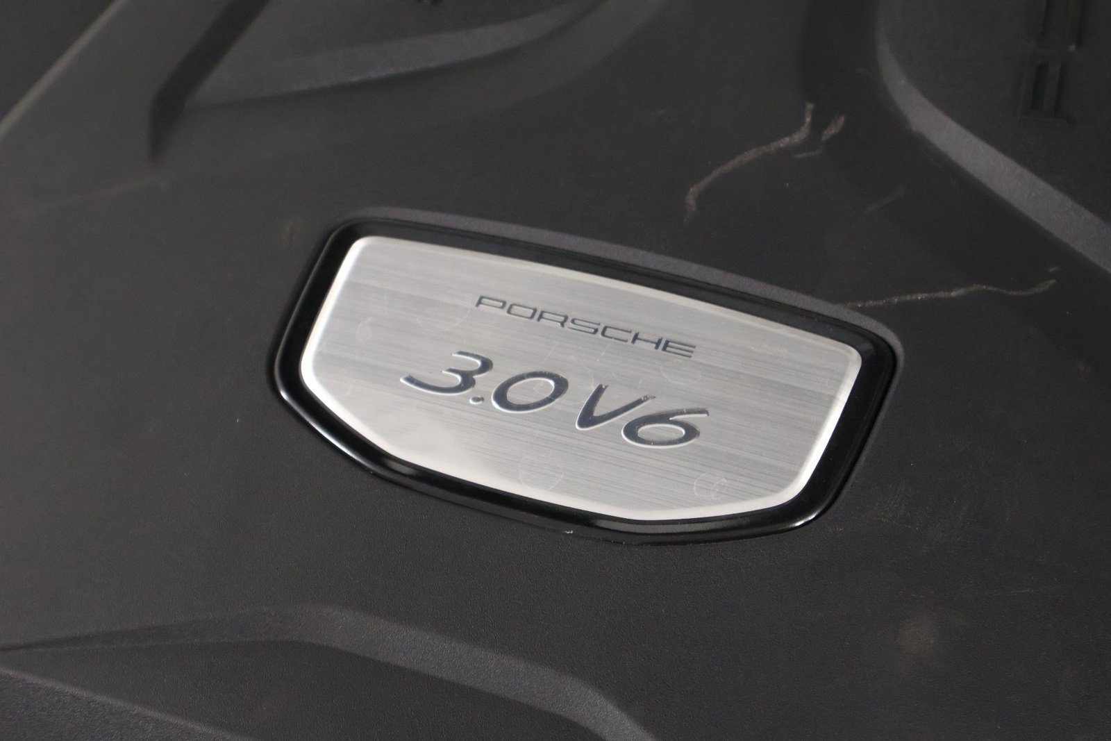 Certified 2022 Porsche Cayenne Platinum Edition AWD/4WD image 27
