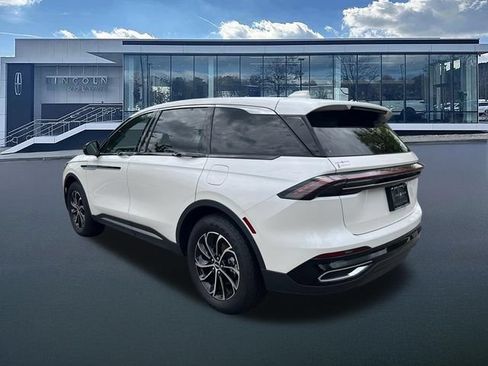New 2026 Lincoln Nautilus Premier AWD/4WD image 5