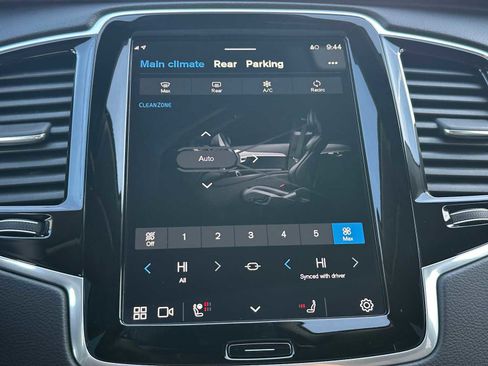 Certified 2024 Volvo XC90 T8 Ultimate w/ Protection Package Premier image 29