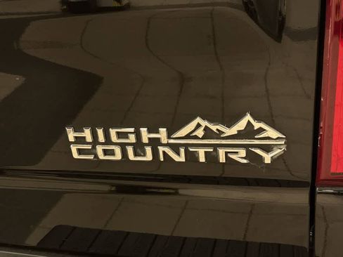 Used 2022 Chevrolet Silverado 1500 High Country w/ Safety Package II AWD/4WD image 27