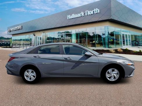 New 2026 Hyundai Elantra SE FWD image 9