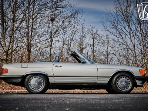 Used 1988 Mercedes-Benz 560 SL image 19