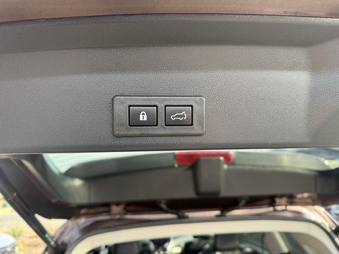 Used 2021 Subaru Ascent Touring w/ Popular Package #2A image 9