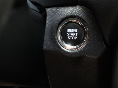 Used 2025 Toyota RAV4 XLE FWD image 18