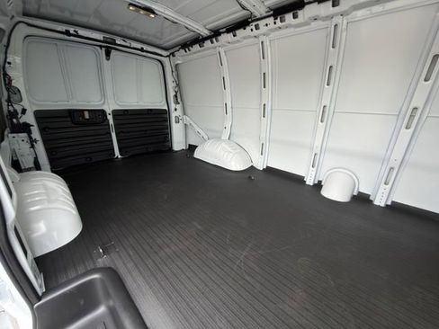 New 2026 Chevrolet Express 2500 image 20