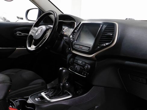 Used 2017 Jeep Cherokee Latitude w/ Comfort & Convenience Group image 92