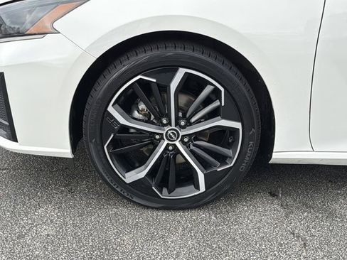 Certified 2024 Nissan Altima 2.5 SR FWD image 30