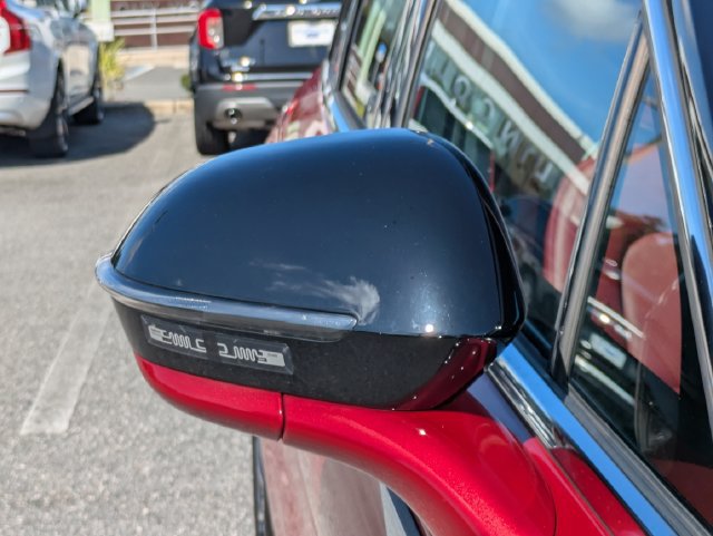 Certified 2025 Lincoln Corsair Reserve FWD image 12