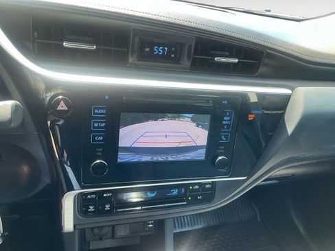Used 2018 Toyota Corolla LE FWD image 20
