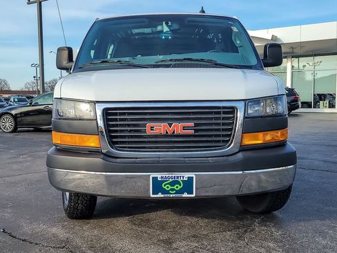 Certified 2022 GMC Savana 2500 w/ Driver Convenience Package RWD image 4