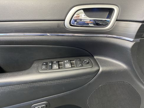 Certified 2022 Jeep Grand Cherokee Limited image 12