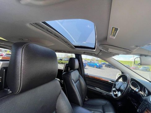 Used 2010 Mercedes-Benz GL 550 4MATIC image 10