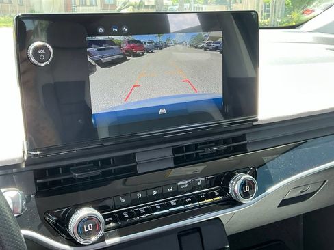 Certified 2025 Honda Prologue EX image 38