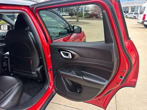 Used 2024 Jeep Compass Trailhawk AWD/4WD image 16