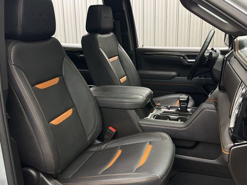 Used 2025 GMC Sierra 1500 AT4 w/ Technology Package AWD/4WD image 41