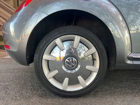 Used 2012 Volkswagen Beetle 2.5 image 32