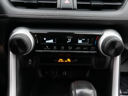 Used 2023 Toyota RAV4 LE image 26