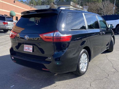 Used 2016 Toyota Sienna XLE image 24