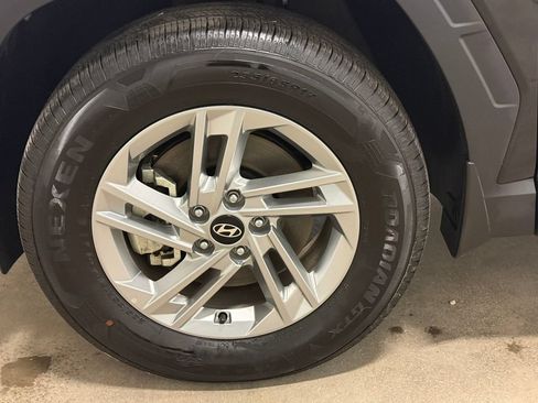 Used 2025 Hyundai Tucson SE AWD/4WD image 9