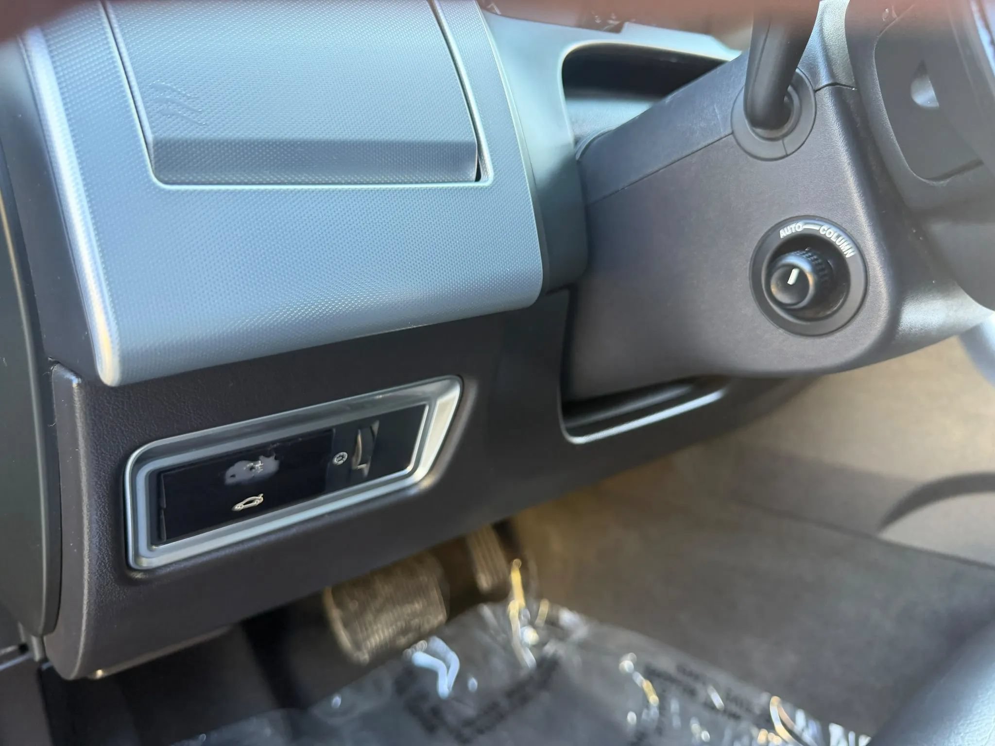 Used 2014 Jaguar XF RWD image 12