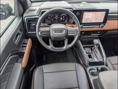 Used 2025 GMC Canyon AT4 w/ Technology Plus Package AWD/4WD image 8