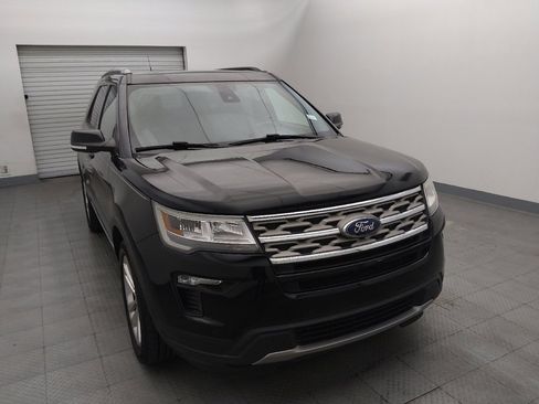 Used 2018 Ford Explorer XLT w/ Equipment Group 202A image 14