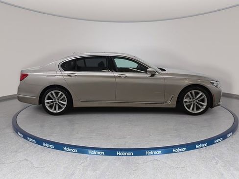 Used 2019 BMW 750i xDrive w/ Cold Weather Package AWD/4WD image 5