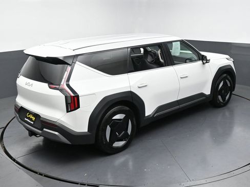 Used 2024 Kia EV9 Light image 51
